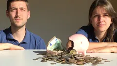 Stále viac rodičov čelí napätej situácii vo svojich peňaženkách: prečo sa to deje a čo s tým robiť?