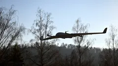 DeltaQuad Pro VTOL UAV lietajúci pred štyrmi brezami