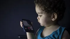 Nový pohľad na prvý smartfón v rukách dieťaťa: kedy je lepšie ho dať a prečo