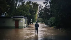 Zaplavené pivnice a cesty: aké obmedzenia môžeme očakávať v dôsledku jesenného počasia?